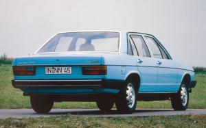 Audi 100 5D 1977 года
